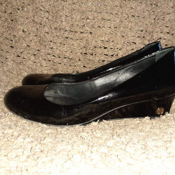 TORY BURCH-Annelise-Black Patent Leather Wedge - Picture 2 of 8